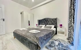 Central Apartment In Cluj-Napoca - Yamaluxe Apartments